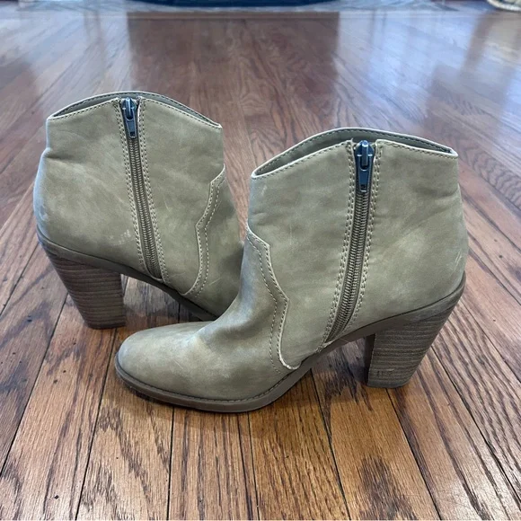 Dolce Vita Cowboy Ankle Boots - size 8 - Picture 4 of 4